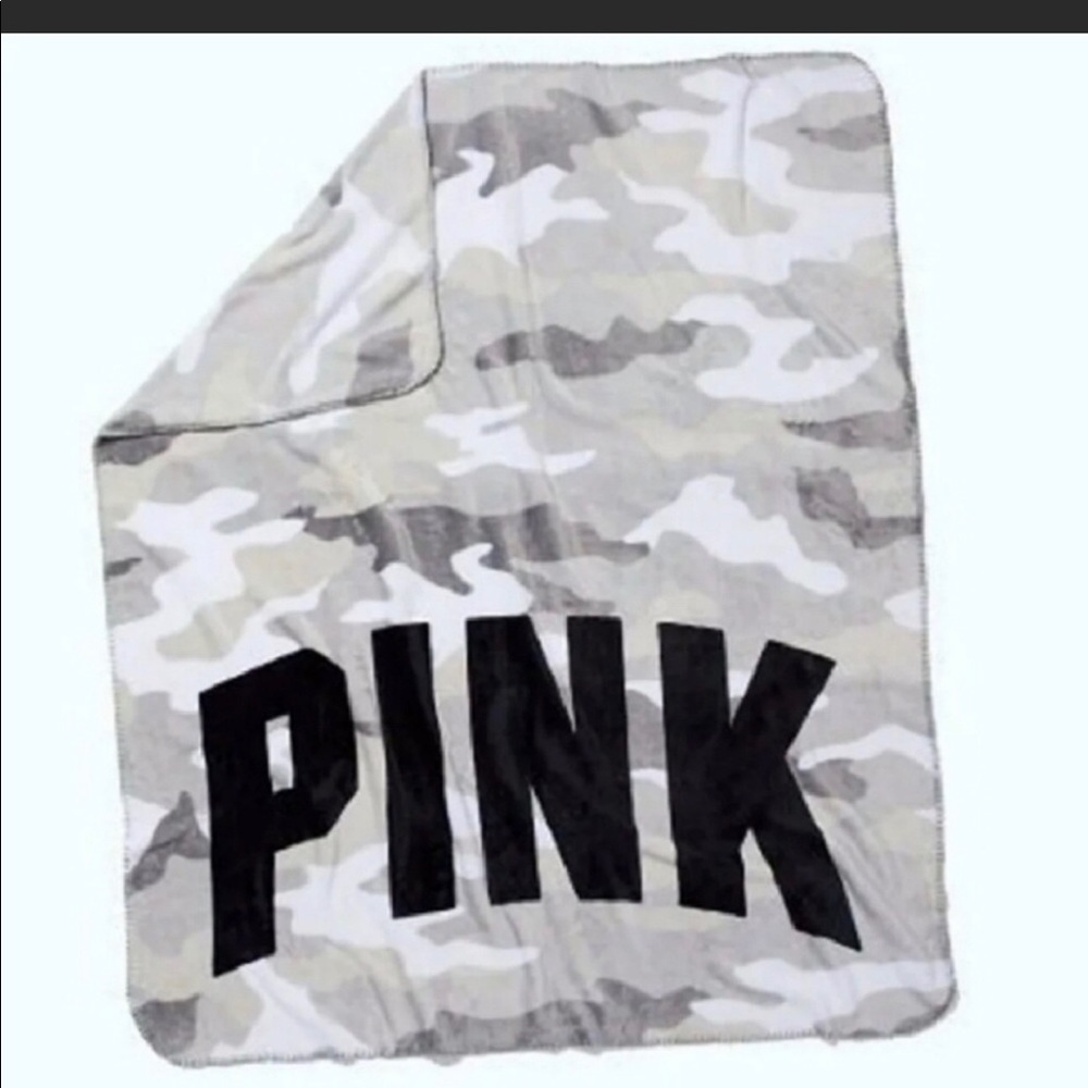 Pink Camo Blanket NWT & free gift !